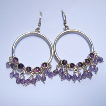 Earrings Round with hanging stones